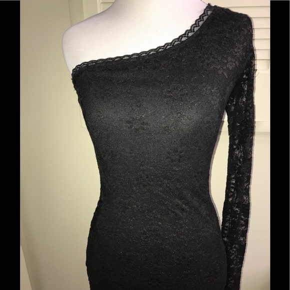 2b BEBE LACE DRESS WITH GOLD THREADING NYE Dress - Picture 5 of 7